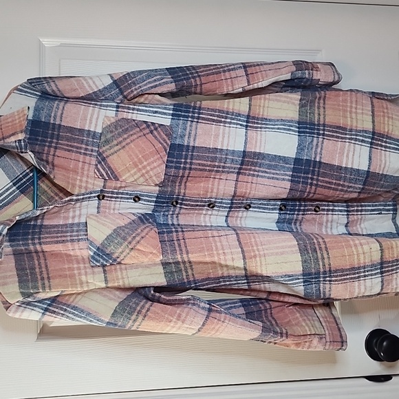 FLANNEL SHACKET WITH POCKETS - Picture 2 of 3